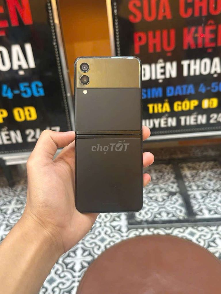 Samsung Z Flip 3 256GB Đen Like New. Mua bán Điện thoại tại Quận Hoàng Mai Hà Nội được đăng bởi Phạm Trần Gia Khánh hình 1