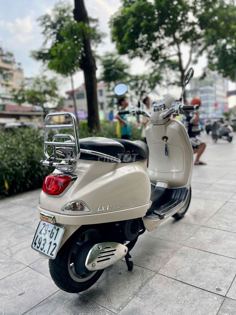 Vespa LXV máy 3vie 2015  cực mới. Mua bán Xe máy tại Quận Hoàng Mai Hà Nội được đăng bởi Trường Giang Phạm hình 6