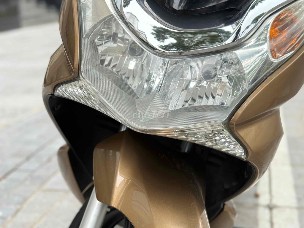 Pcx cực kỳ chất lượng xe Zin êm có smartkey 29G1. Mua bán Xe máy tại Quận Ba Đình Hà Nội được đăng bởi Xe Máy Nam Thi hình 4