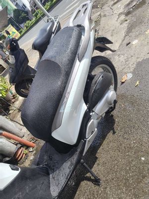 Xe giấy a móc vào nguyên con SH ý 2011. Mua bán Xe máy tại Quận 11 Tp Hồ Chí Minh được đăng bởi Cửa Hàng Bảo Trâm