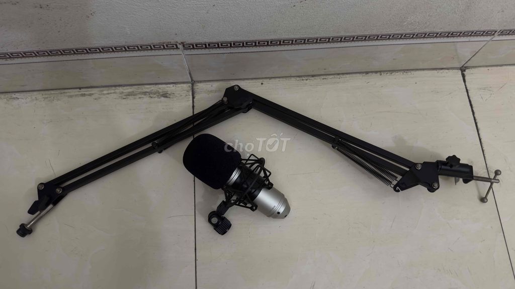 Micro thu âm Livestream Karaoke. Mua bán Tivi, Âm thanh tại Quận Long Biên Hà Nội được đăng bởi Lê Đức hình 1