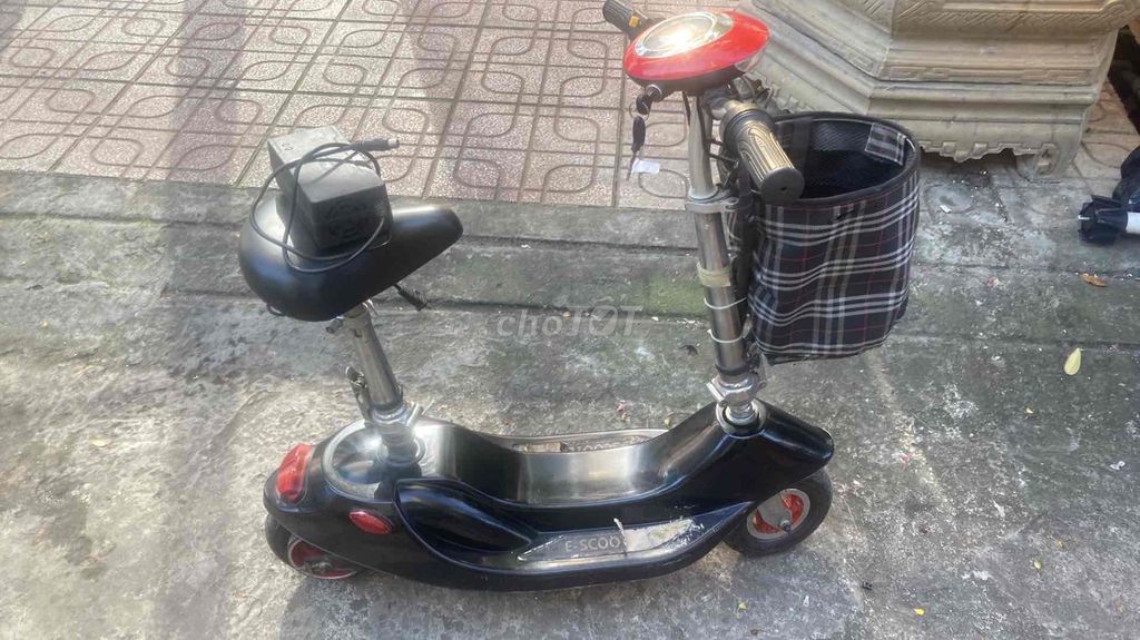 Xe điện Gấp gọn màu Đen. Mua bán Xe điện tại Quận Tân Phú Tp Hồ Chí Minh được đăng bởi A  quân hình 3