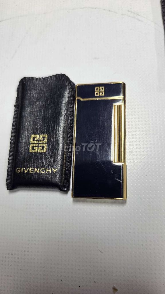 Bật lửa Givenchy 2000 men Xanh navy. Mua bán Đồ sưu tầm, đồ cổ tại Thành phố Nam Định Nam Định được đăng bởi Thanh Dzuy hình 1