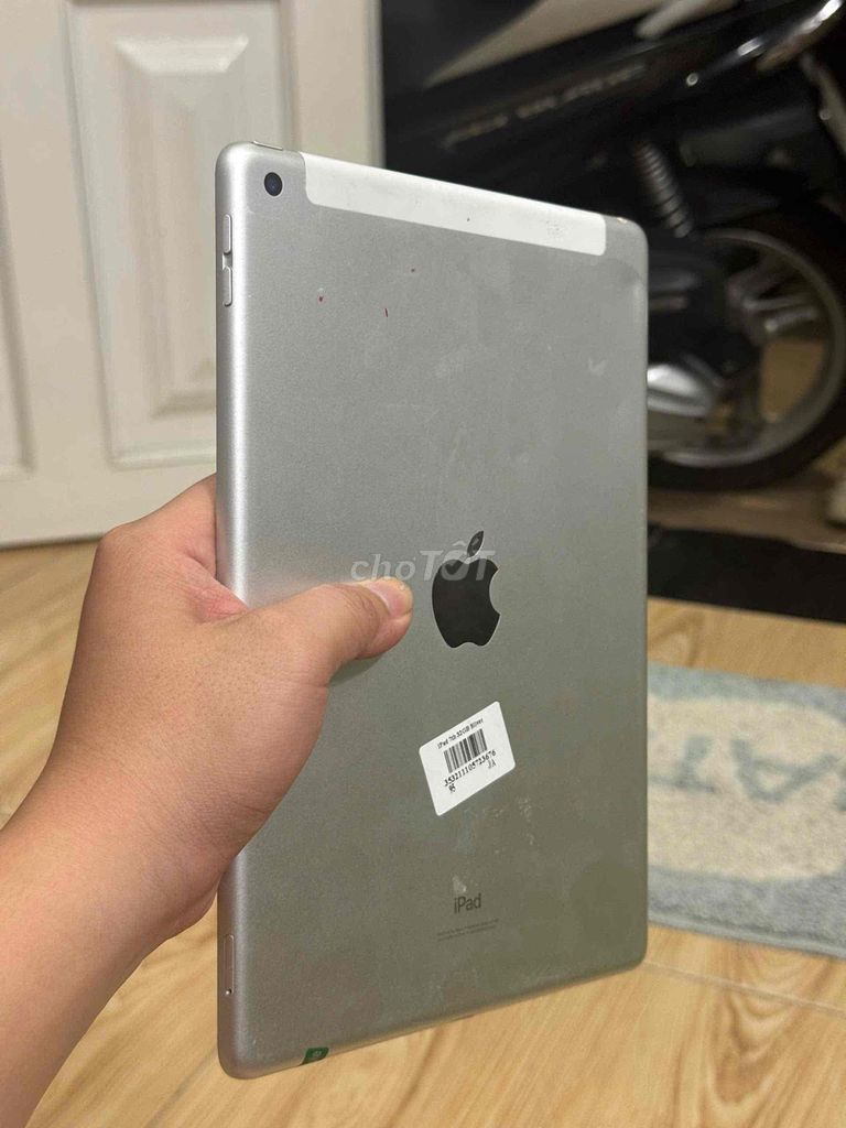 Apple iPad Gen 7 32GB Bạc. Mua bán Máy tính bảng tại Quận 4 Tp Hồ Chí Minh được đăng bởi Trâm Em hình 1