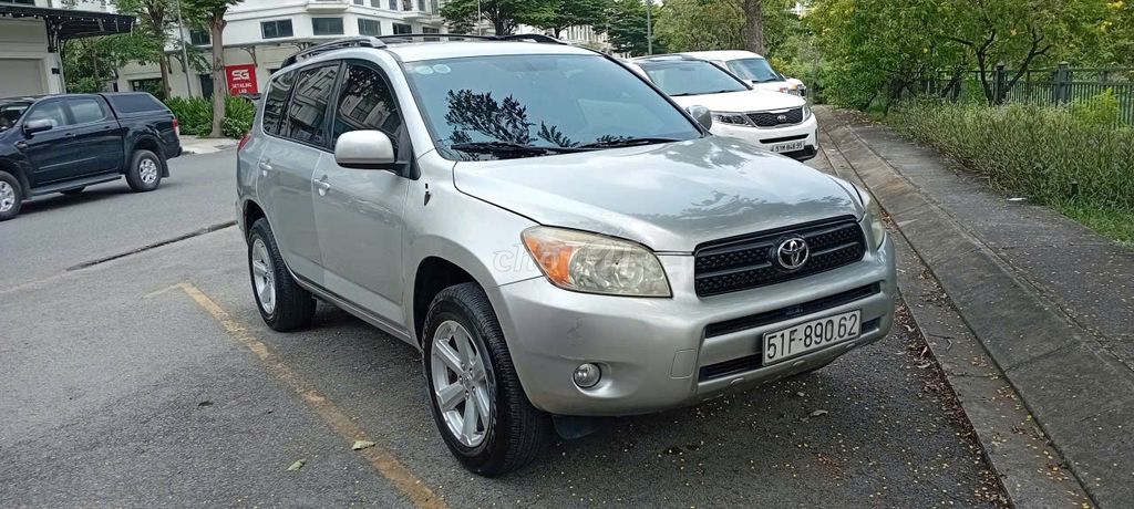 Toyota RAV4 2008 серебристый автомат 167 000 км
