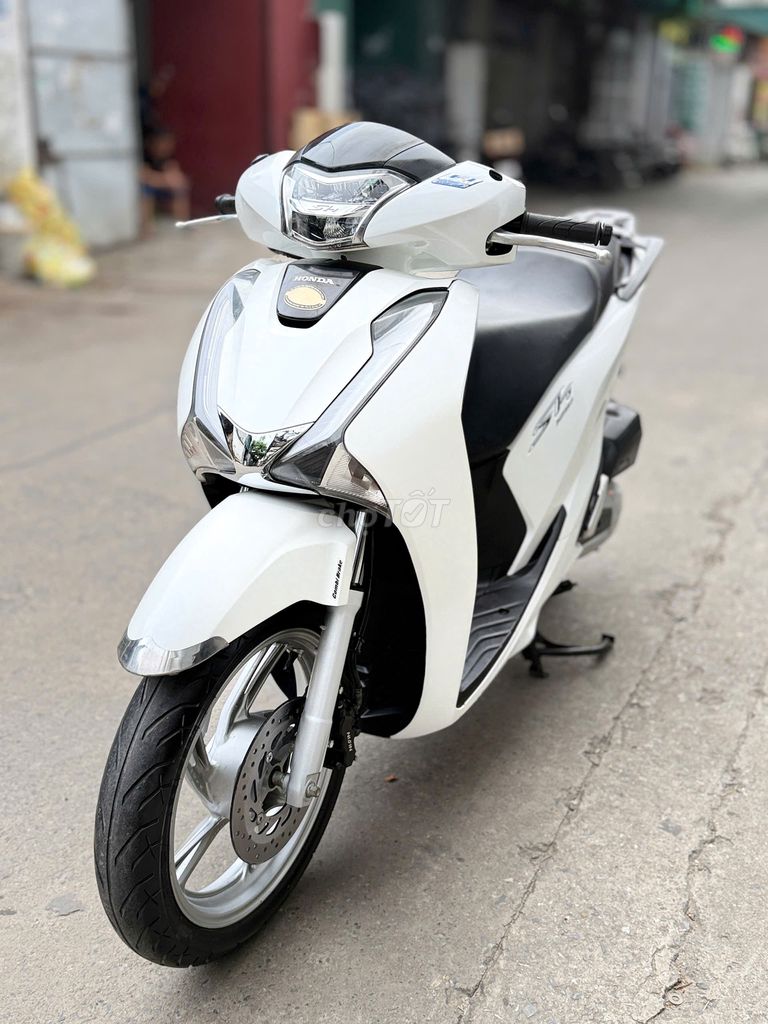 SH đèn led, 2019, máy 150, dán nilon, lốp theo xe. Mua bán Xe máy tại Quận Cầu Giấy Hà Nội được đăng bởi Em Nhung hình 2