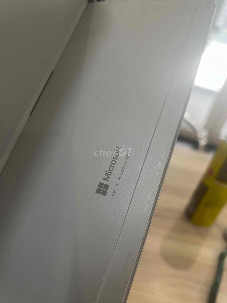 Surface Pro 5 Ram 8/256G đẹp 98-99% Pin tốt