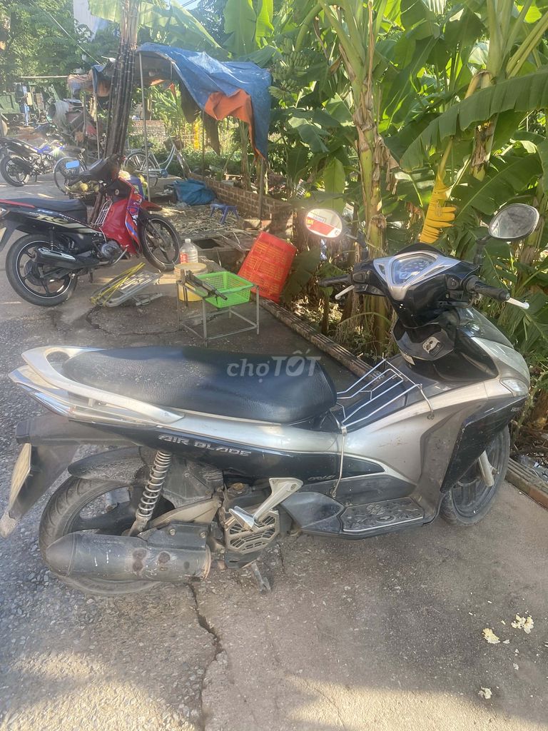 Honda Air Blade 2011 Đen bạc. Mua bán Xe máy tại Huyện Quế Võ Bắc Ninh được đăng bởi Trầndanh hình 4