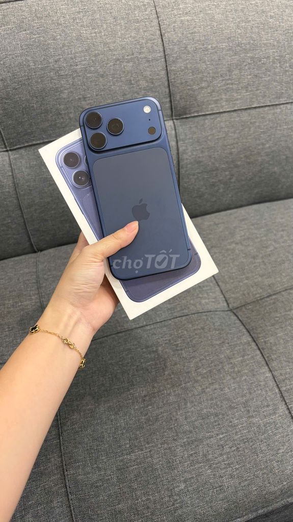 iPhone 17 Promax Xanh 256 VN BH T06.2027 tgdd. Mua bán Điện thoại tại Quận Tân Bình Tp Hồ Chí Minh được đăng bởi Đỗ đình cư hình 1
