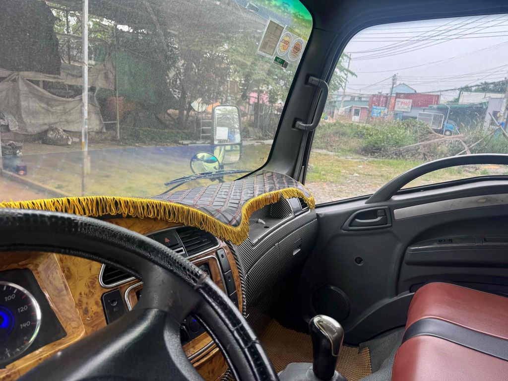 veam 1.9 Tấn đời 2015 Thùng kín 4m3 xe có máy lanh. Mua bán Xe tải, xe ben tại Thành phố Dĩ An Bình Dương được đăng bởi Mr Công xe tải cũ hình 11