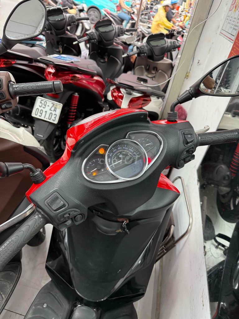 Medley 150 2018 chính chủ biển số thành phố. Mua bán Xe máy tại Quận Phú Nhuận Tp Hồ Chí Minh được đăng bởi VESPA Piaggio Quốc Vương  hình 3