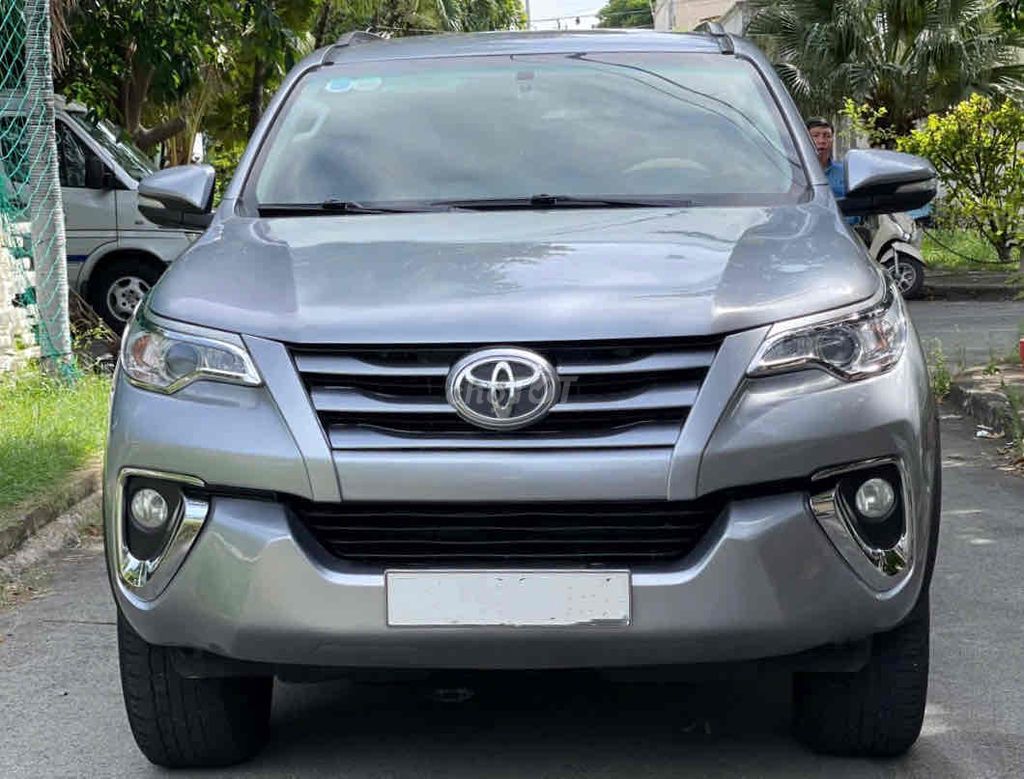 Toyota Fortuner 2017 2.4G 4x2 số sàn