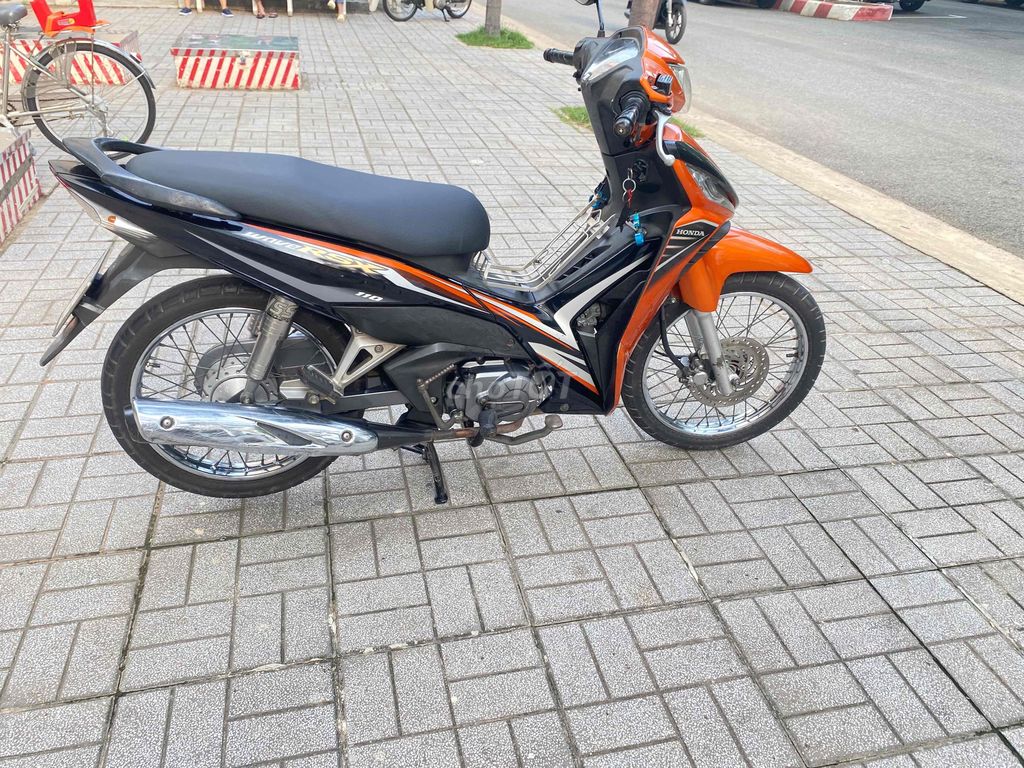 продается волновой автомобиль RSX 110 BSTP от владельца