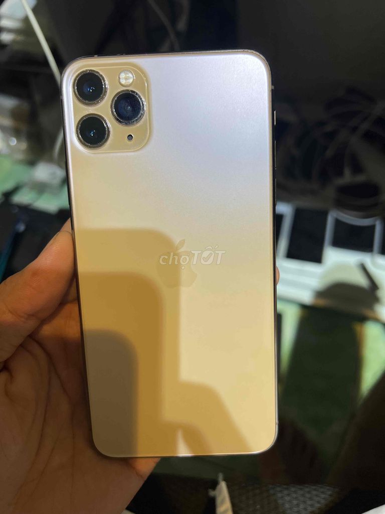 Apple iPhone 11 Pro Max Vàng Đã dùng. Mua bán Điện thoại tại Thành phố Ngã Bảy Hậu Giang được đăng bởi Còn tin là còn máy  hình 1