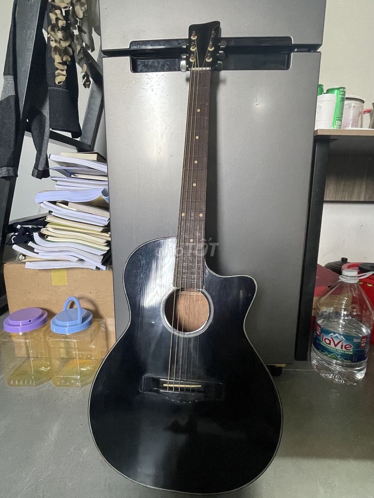 Bán đàn guitar