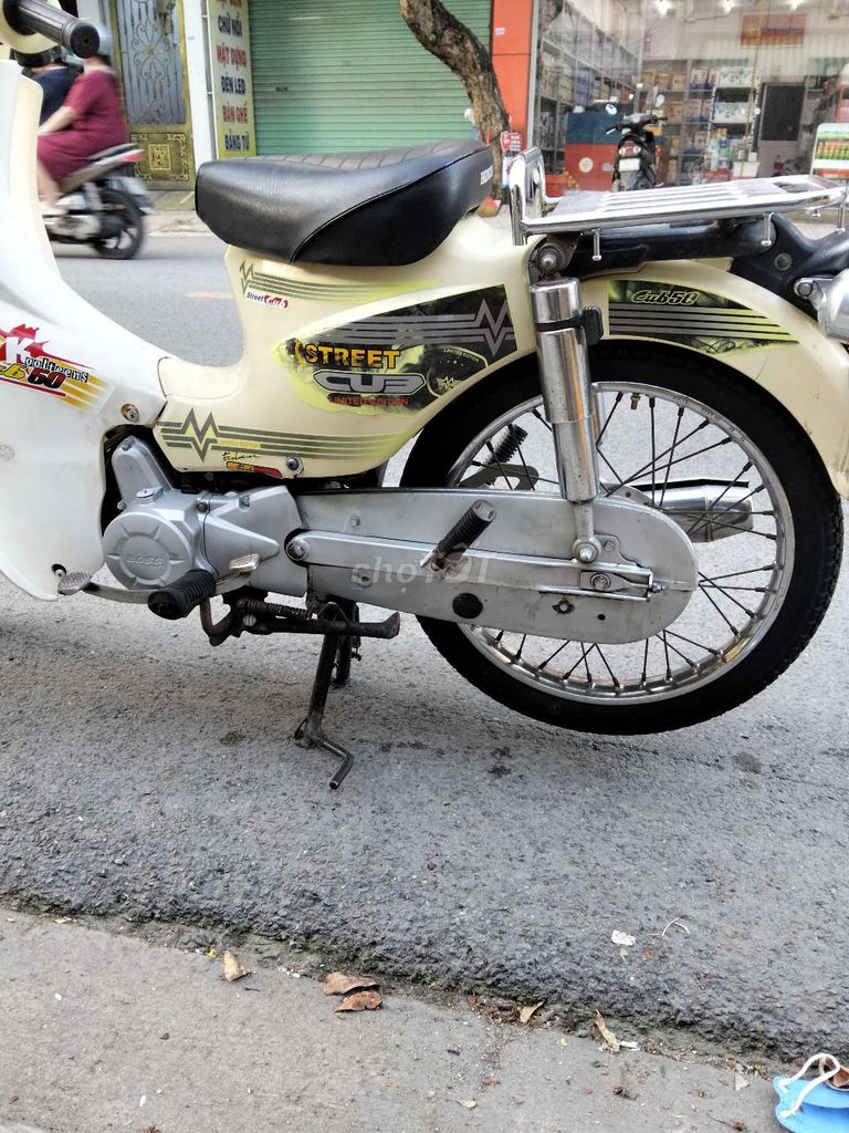 Cúp 50cc biến số tỉnh xe đẹp máy móc êm ru. Mua bán Xe máy tại Quận 12 Tp Hồ Chí Minh được đăng bởi Tien Dinh hình 2