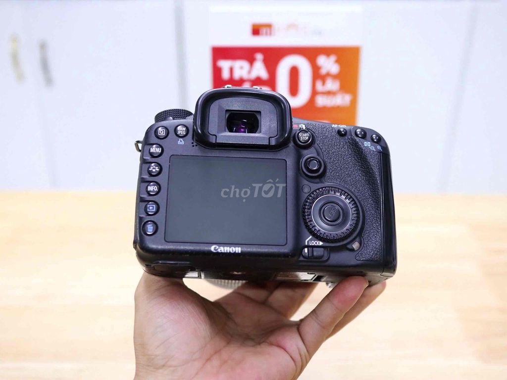 Canon 7D +lens 18-55stm Ngoại hình còn đẹp