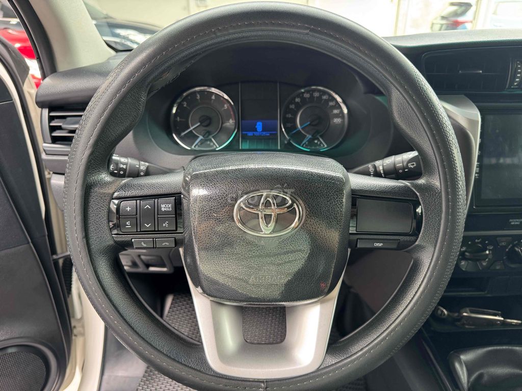 Toyota Fortuner 2020 Dầu Số sàn 100.000 km. Mua bán Ô tô tại undefined undefined được đăng bởi Long Auto Vạn Phúc hình 12