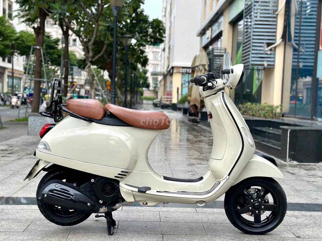 🇨🇮🇨🇮LXV 125cc.3VIE Nhập Ý Phun Xăng. Ngay Chủ. Mua bán Xe máy tại Quận Gò Vấp Tp Hồ Chí Minh được đăng bởi VESPA ĐỨC NGUYỄN  hình 3