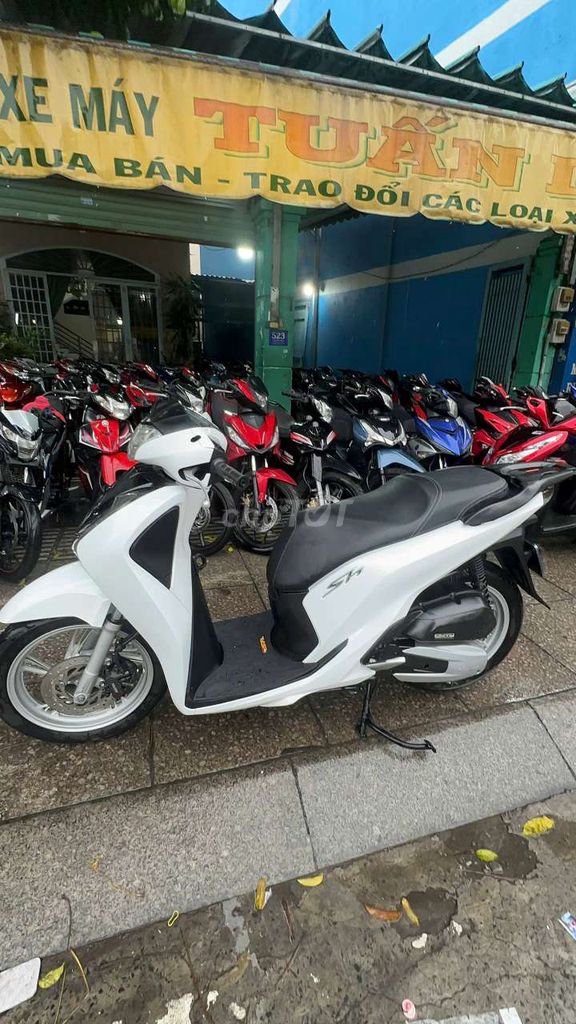 Хонда SH 125 2018 белая б/у