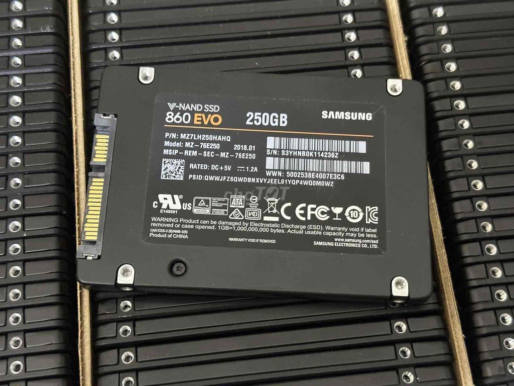 SSD Samsung 250G Sata3 Evo 860 zin all W10 Pro