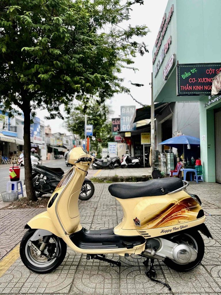 Piaggio Vespa 125 2009 Vàng kem. Mua bán Xe máy tại Quận 8 Tp Hồ Chí Minh được đăng bởi Võ Thanh Nhựt hình 3
