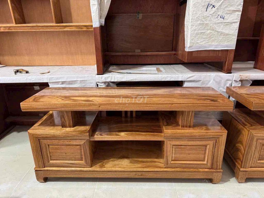 Kệ tivi gỗ nâu 1m4. Mua bán Tủ, kệ gia đình tại Huyện Đan Phượng Hà Nội được đăng bởi vương hoa quỳnh hình 1