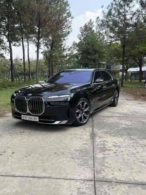 BMW 735i Pure Excellence sx 2023