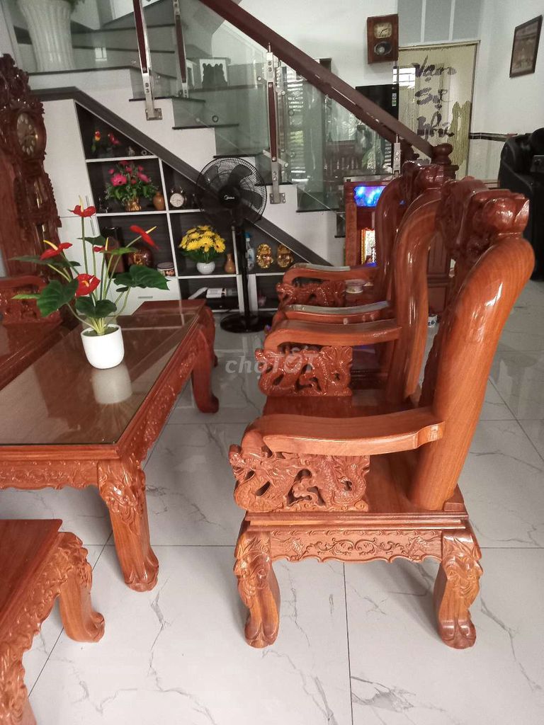 Bộ bàn ghế gỗ. Mua bán Bàn ghế tại Huyện Cần Giuộc Long An được đăng bởi Kieu My hình 1