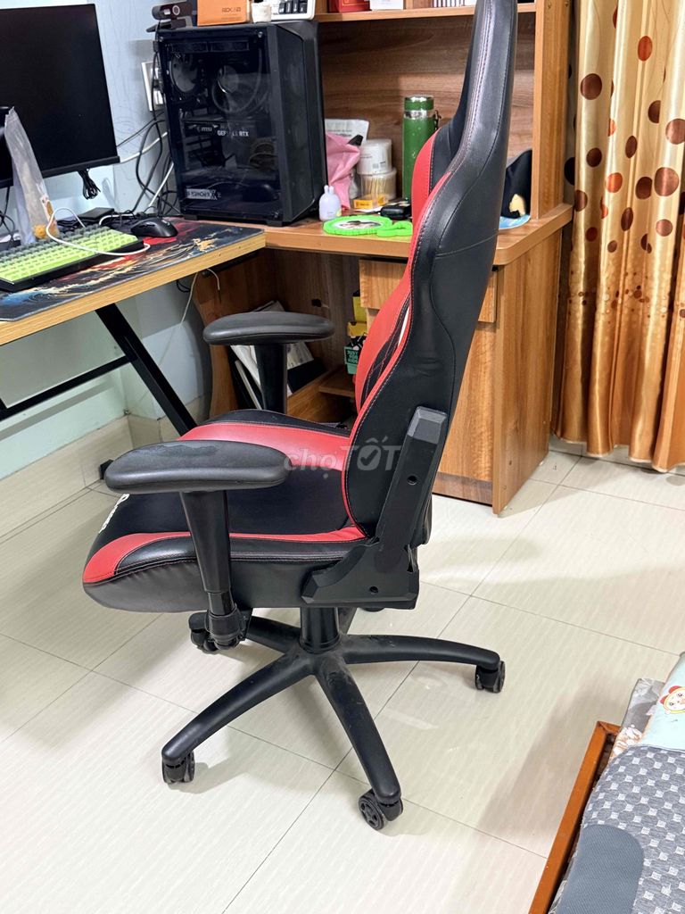 Ghế gaming AMG Đen Đỏ Da Đã sử dụng. Mua bán Bàn ghế tại Thành phố Bắc Giang Bắc Giang được đăng bởi Đoàn Đức Minh hình 1