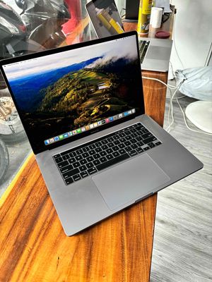 Macbook Pro 2019 16" i7/32/1TB Gray 99%