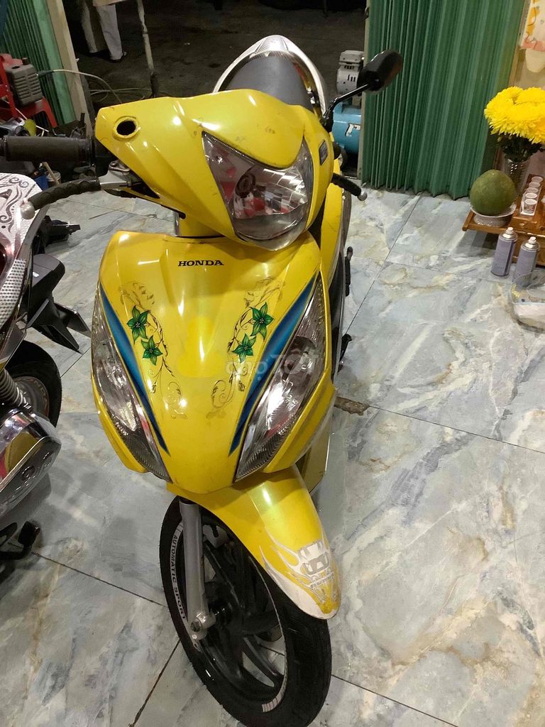 Vision màu vàng zin Fi xe biển số thành phố. Mua bán Xe máy tại Quận Bình Tân Tp Hồ Chí Minh được đăng bởi Son hình 4