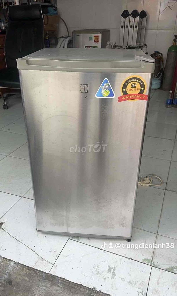 Tủ lạnh Electrolux 90 lít. Mua bán Tủ lạnh tại Thành phố Biên Hòa Đồng Nai được đăng bởi Điện Lạnh Bá Trung hình 1