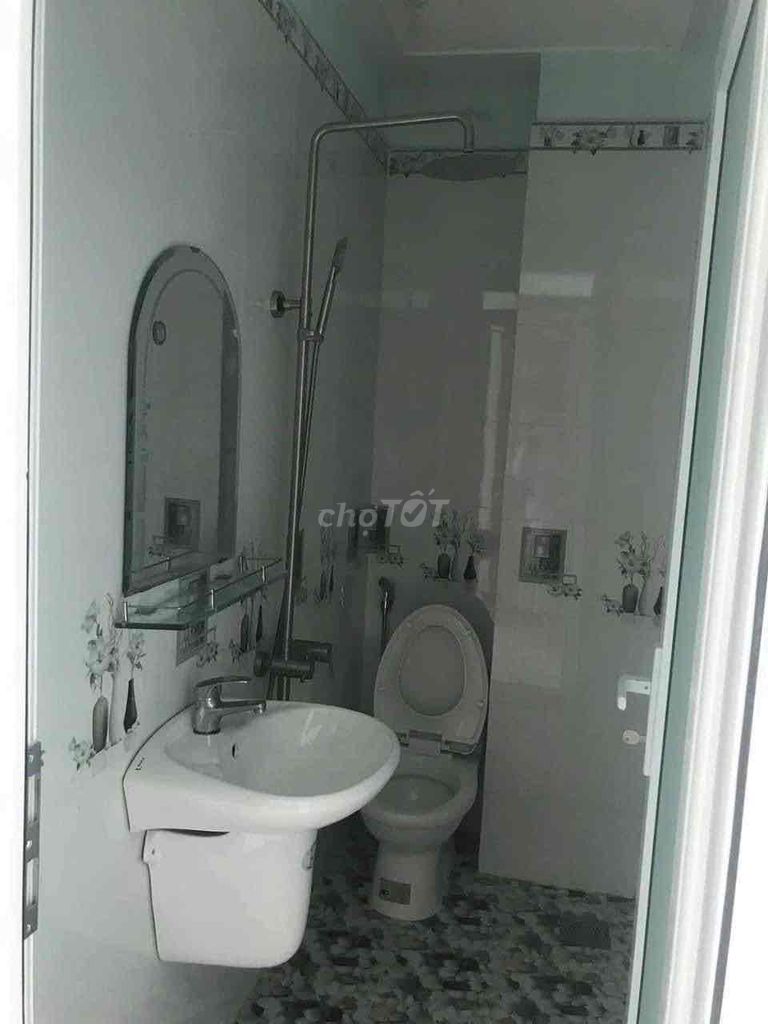 nhà mặt tiền   , 4x20m , 3 phòng ngủ ,2 toilet , trần thị cờ q,12
