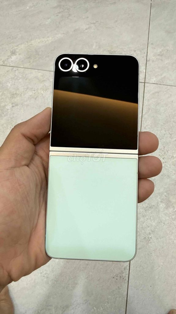 Samsung Z Flip 6 12G/256GB xanh lá. Mua bán Điện thoại tại Thành phố Thủ Đức Tp Hồ Chí Minh được đăng bởi HTQ hình 1