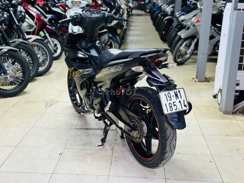 ПРОЦВЕТАЮЩИЙ МОТОЦИКЛЕТ-ВОЗБУДИТЕЛЬ 150 RC ЧЕРНЫЙ СЕРЫЙ ЗОН