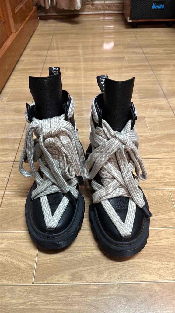 Rick Owens Giày boot Đen 40 Unisex Đã sử dụng 95%. Mua bán Giày dép tại Thành phố Đà Lạt Lâm Đồng được đăng bởi Nguyen Huy hình 1