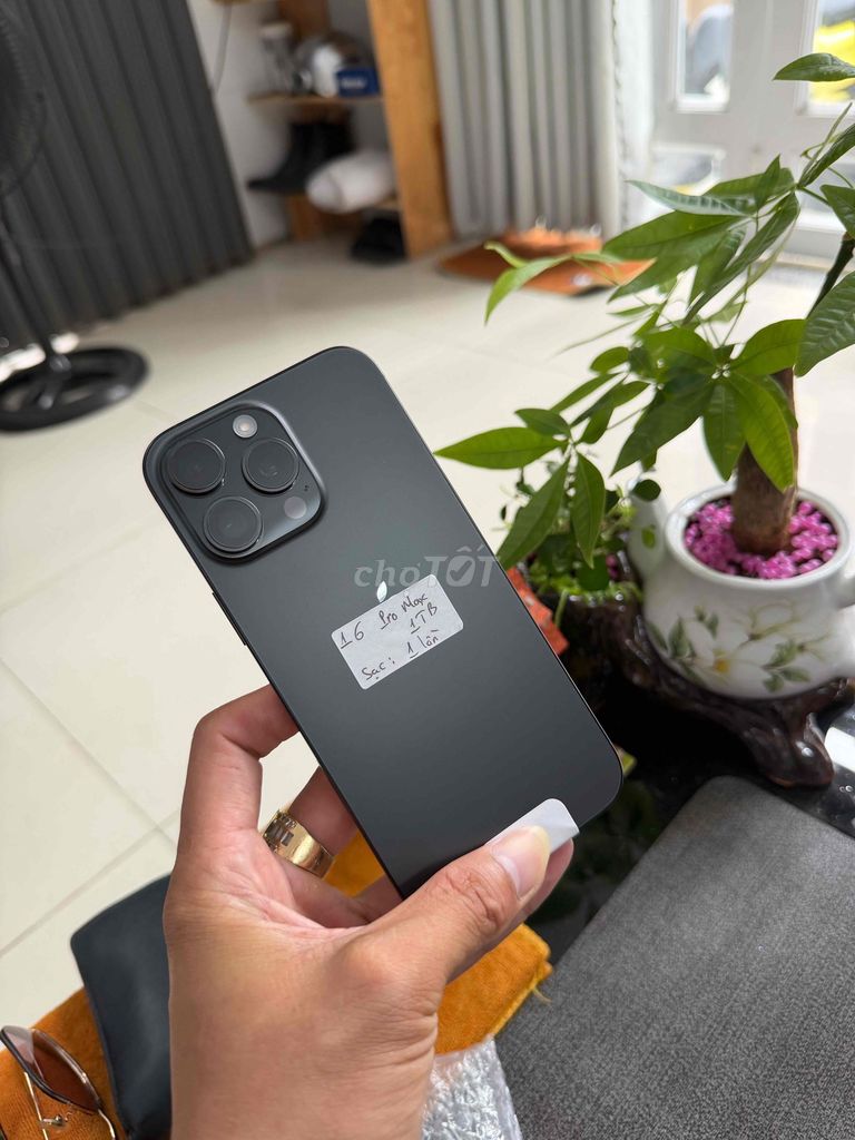 Apple iPhone 16 Pro Max 1TB Đen Mỹ Như mới. Mua bán Điện thoại tại Quận Ninh Kiều Cần Thơ được đăng bởi TH STORE hình 1
