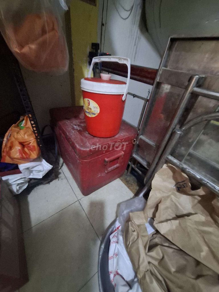 Thùng đá giữ nhiệt Đỏ Lớn. Mua bán Dụng cụ nhà bếp tại Quận 10 Tp Hồ Chí Minh được đăng bởi Lion Thức hình 1