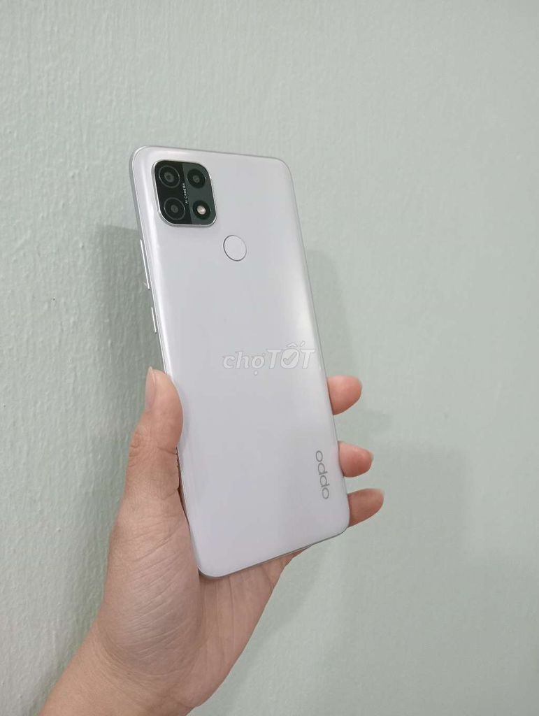 Oppo A35 64GB/4GB trắng mới 99%