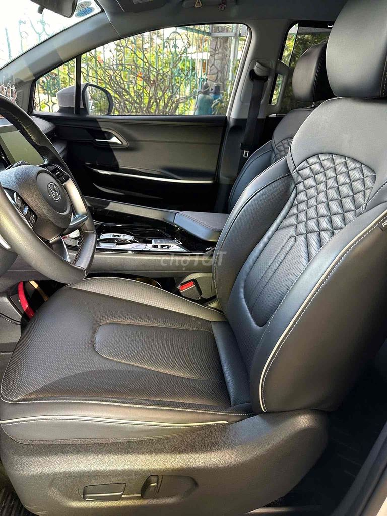 Hyundai Custin 2024 2.0 Trắng 25543 km. Mua bán Ô tô tại Thị xã Bến Cát Bình Dương được đăng bởi Tuan Nguyen hình 5