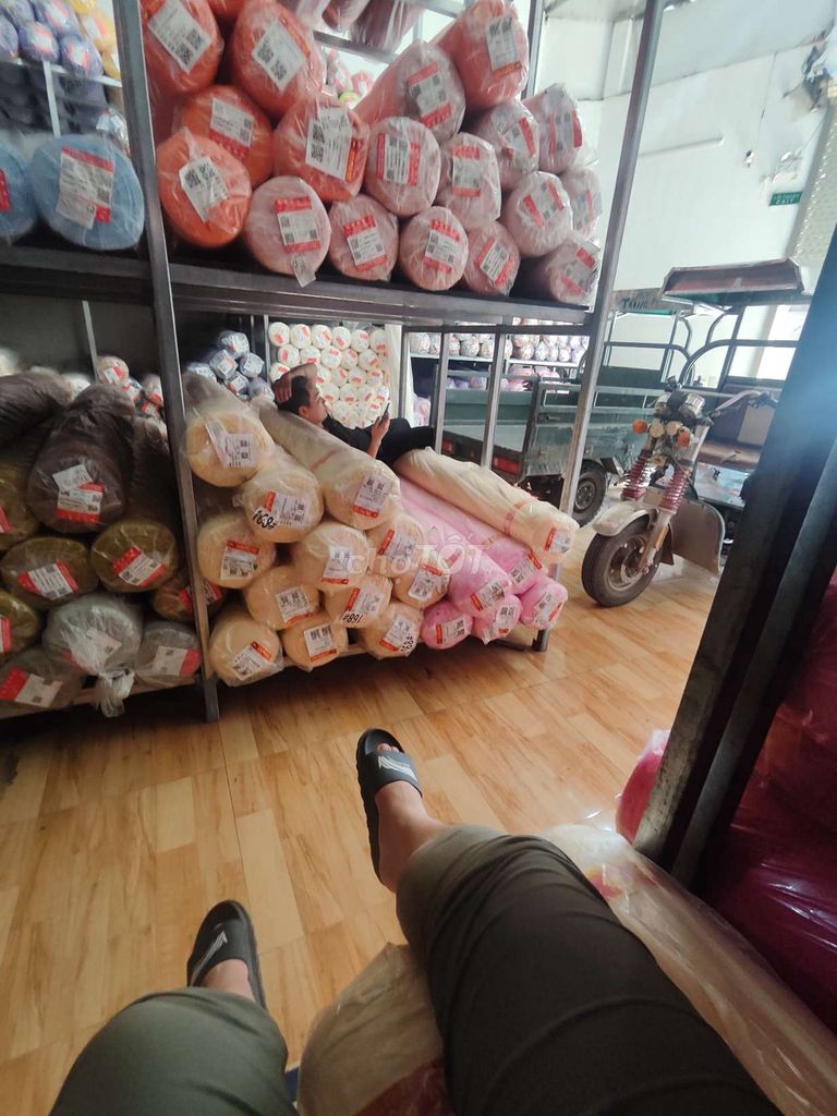 Cần tuyển nam bốc hàng vải may mặc. Việc làm Tài xế giao hàng xe máy tại Huyện Gia Bình Bắc Ninh được đăng bởi Nguyễn Trọng Đại hình 3