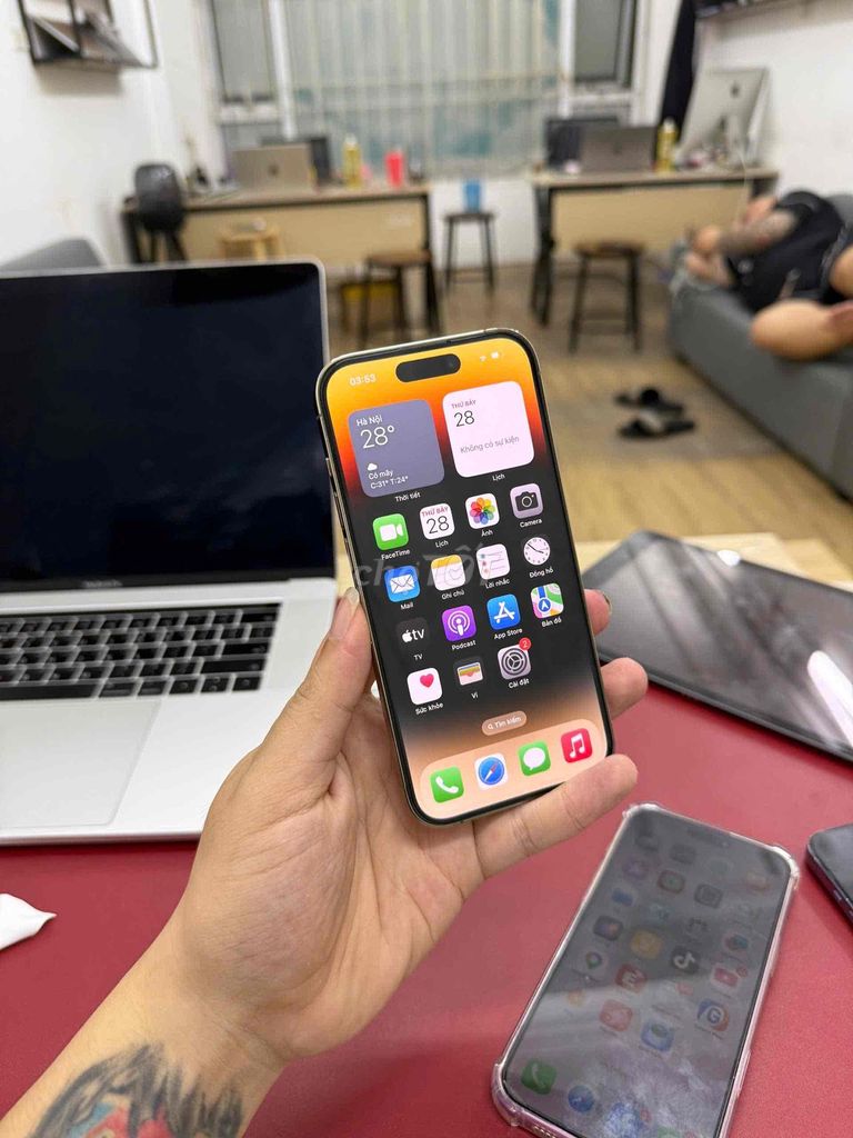 Apple iPhone 14 Pro 128GB Vàng Nguyên zin. Mua bán Điện thoại tại Quận Đống Đa Hà Nội được đăng bởi KT Hà Nội Mobile hình 1