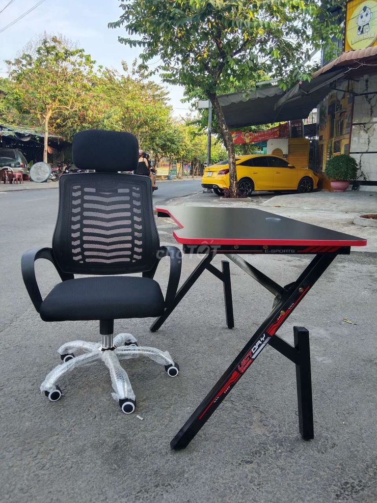Bàn gaming E-Sports Đen Đỏ & Ghế xoay. Mua bán Bàn ghế tại Quận Gò Vấp Tp Hồ Chí Minh được đăng bởi BÀN GHẾ VĂN PHÒNG hình 1
