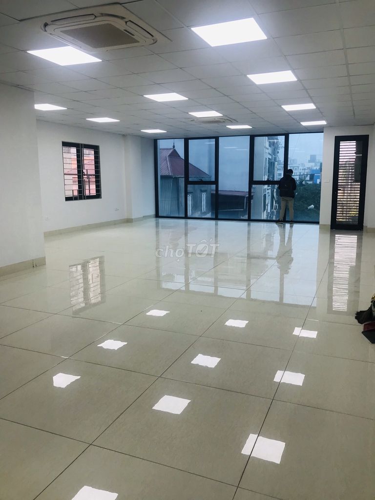 Cho thuê văn phòng Nguyễn Trãi, 120m2/tầng, sàn thông đẹp