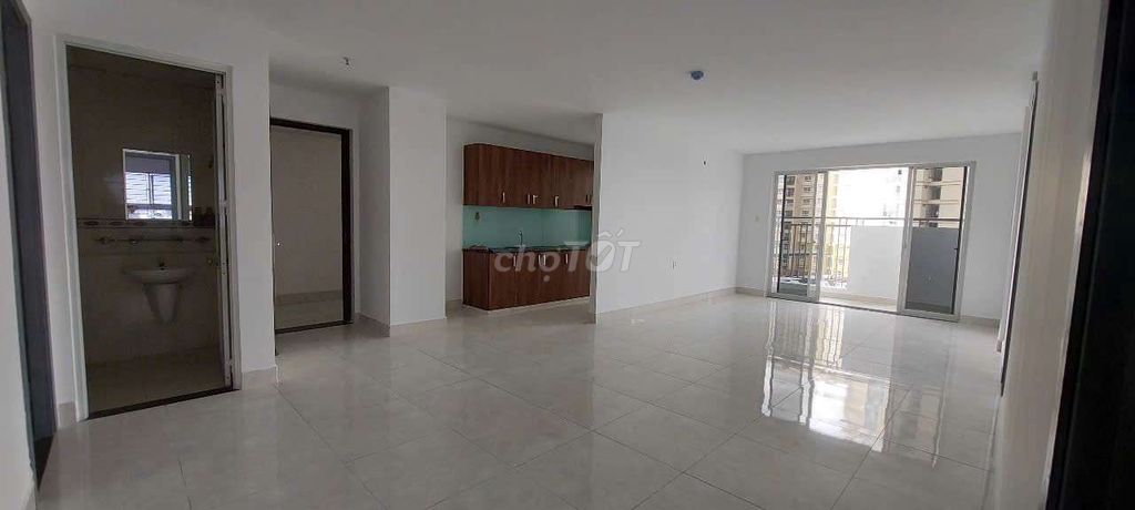 Căn hộ BLUE SKY rộng 137 mét, rất đẹp, 3PN, 3WC, 4 ban công, giá rẻ