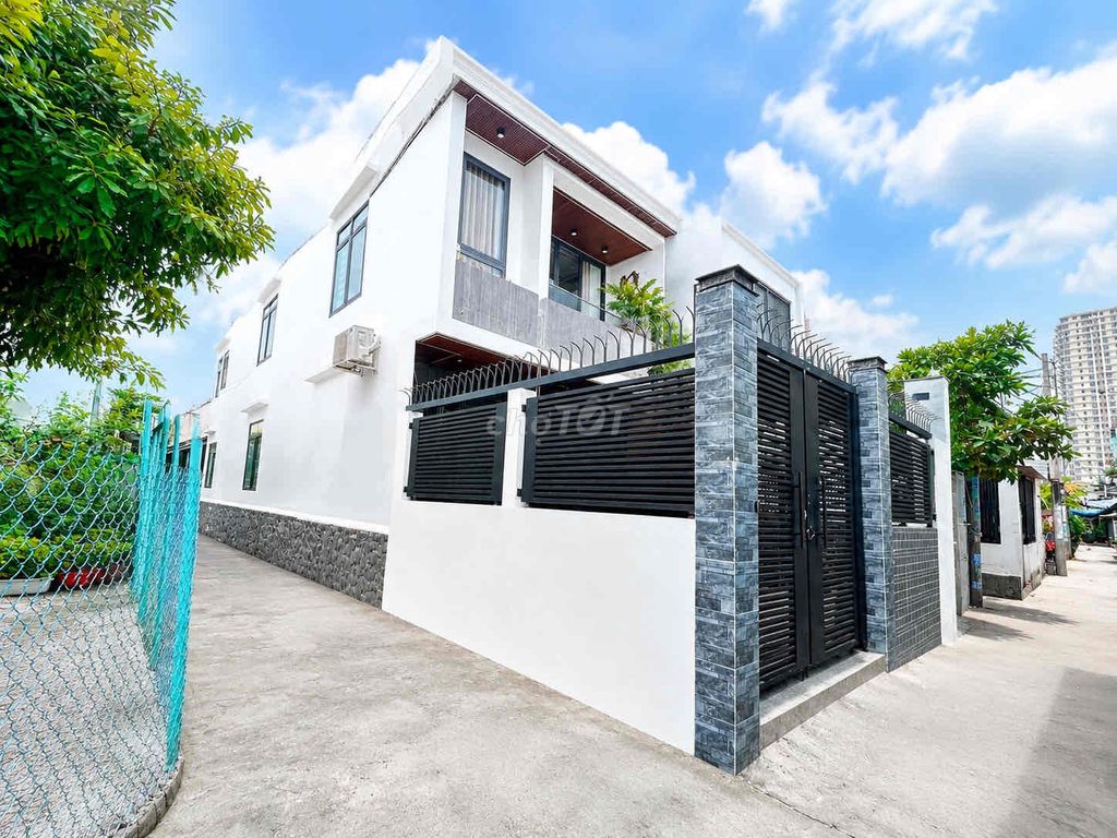 BÁN NHÀ GÓC 2 MẶT TIỀN- HẺM 1716 HUỲNH TẤN PHÁT- THỊ TRẤN NHÀ BÈ.