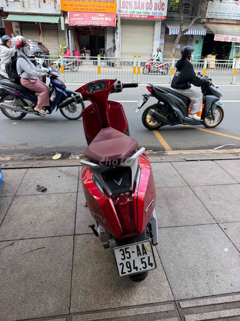 Xe máy điện VinFast Vento S Đỏ 2.000 Km