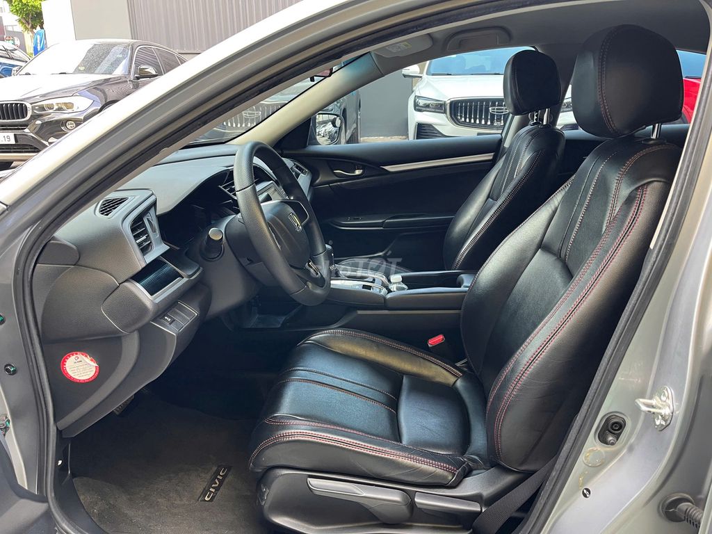 HONDA CIVIC 1.8E 2019 GIA ĐÌNH LƯỚT 1 CHỦ VAY 70%. Mua bán Ô tô tại Quận Bình Tân Tp Hồ Chí Minh được đăng bởi Hiếu hình 13