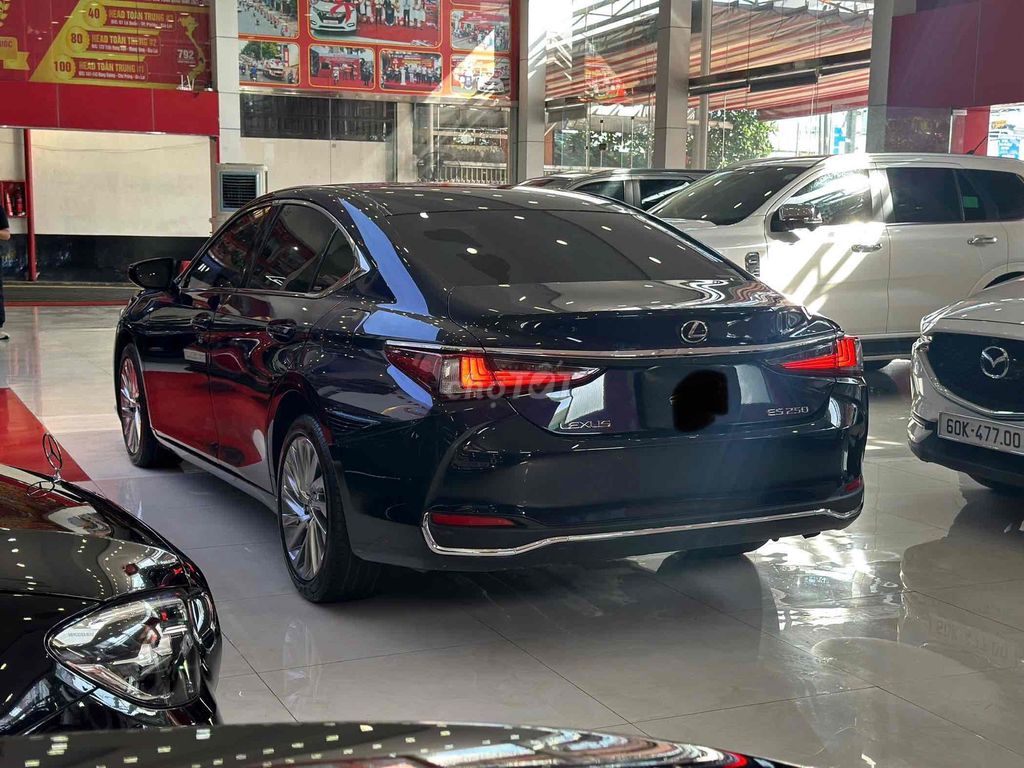 Lexus ES 2021 250 - 85000 km. Mua bán Ô tô tại Thành phố Thủ Đức Tp Hồ Chí Minh được đăng bởi Nguyễn Minh Huy hình 4